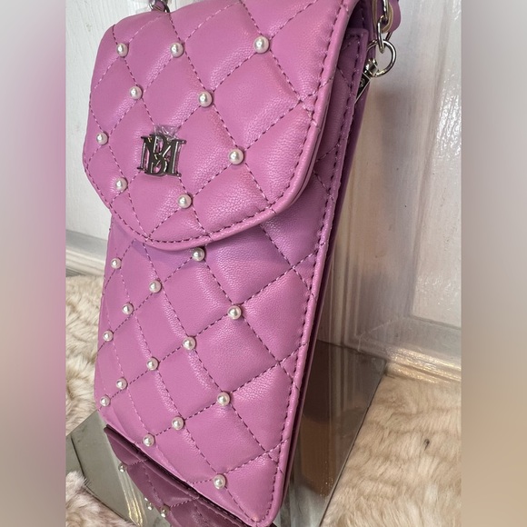 BADGLEY MISCHKA PINK QUILTED VEGAN LEATHER PEARLS CROSSBODY PHONE CASE NEW - Picture 6 of 8